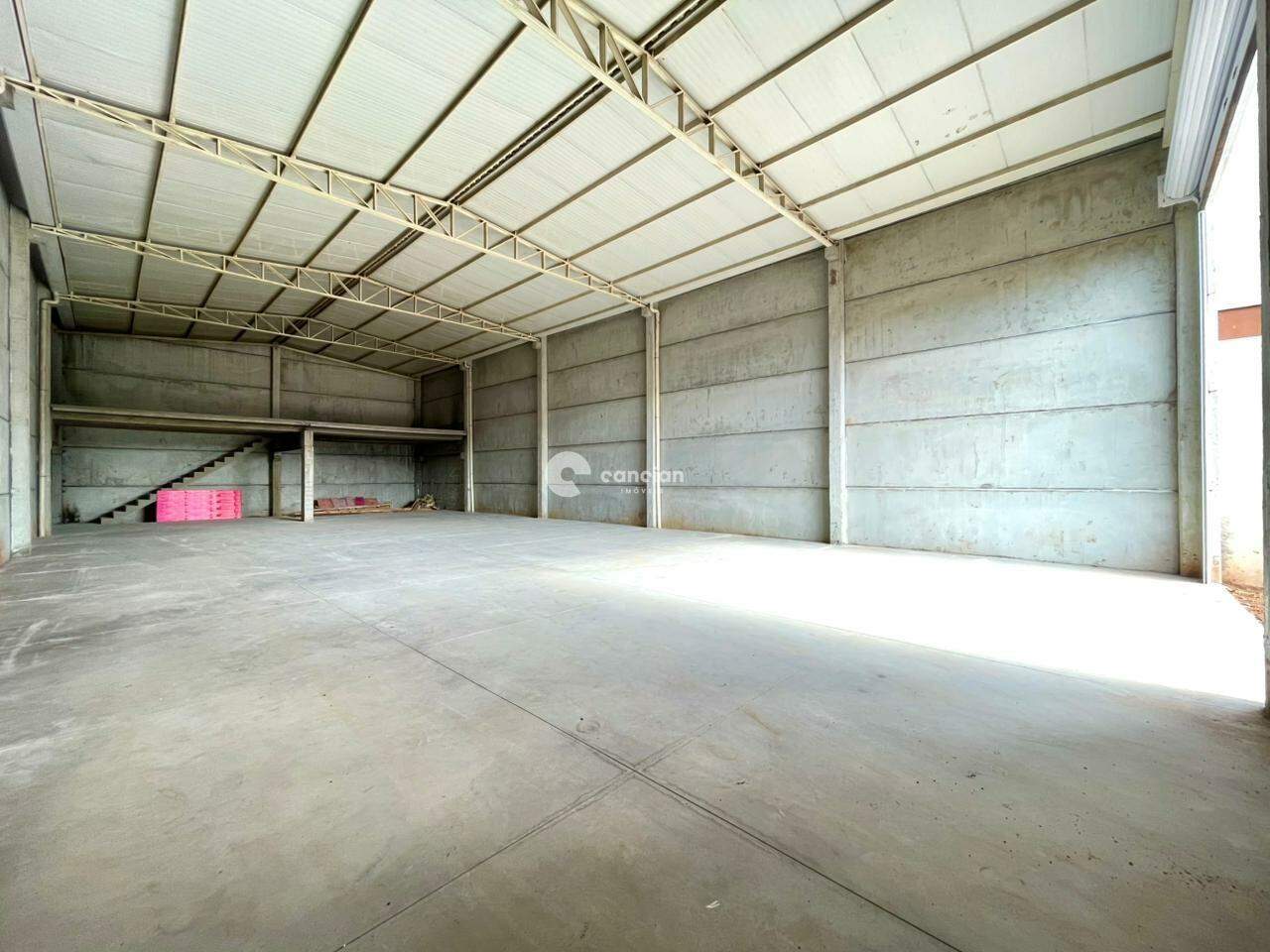 Pavilhão para aluguel no Camobi: