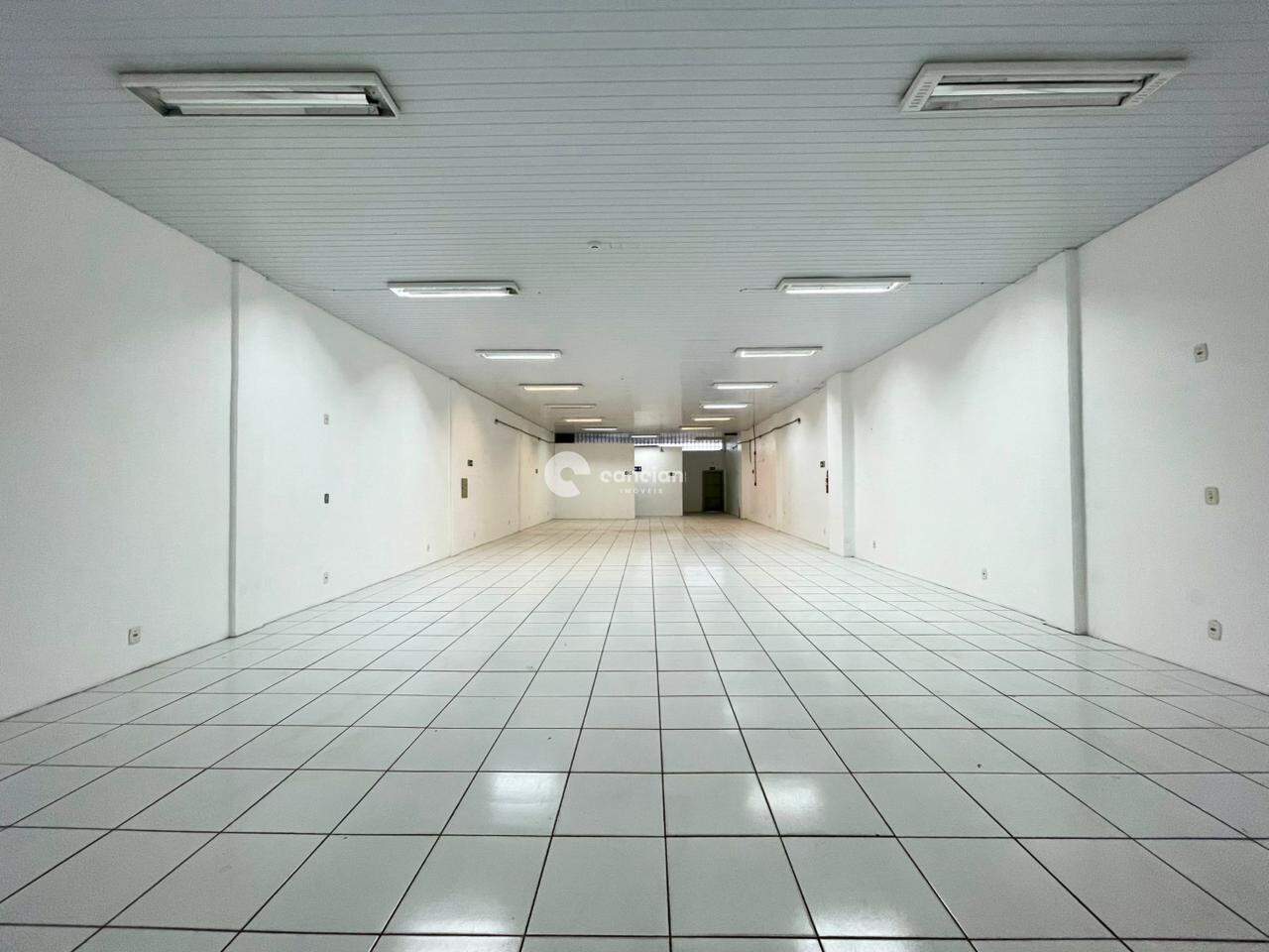 Pavilhão para aluguel no Centro: 