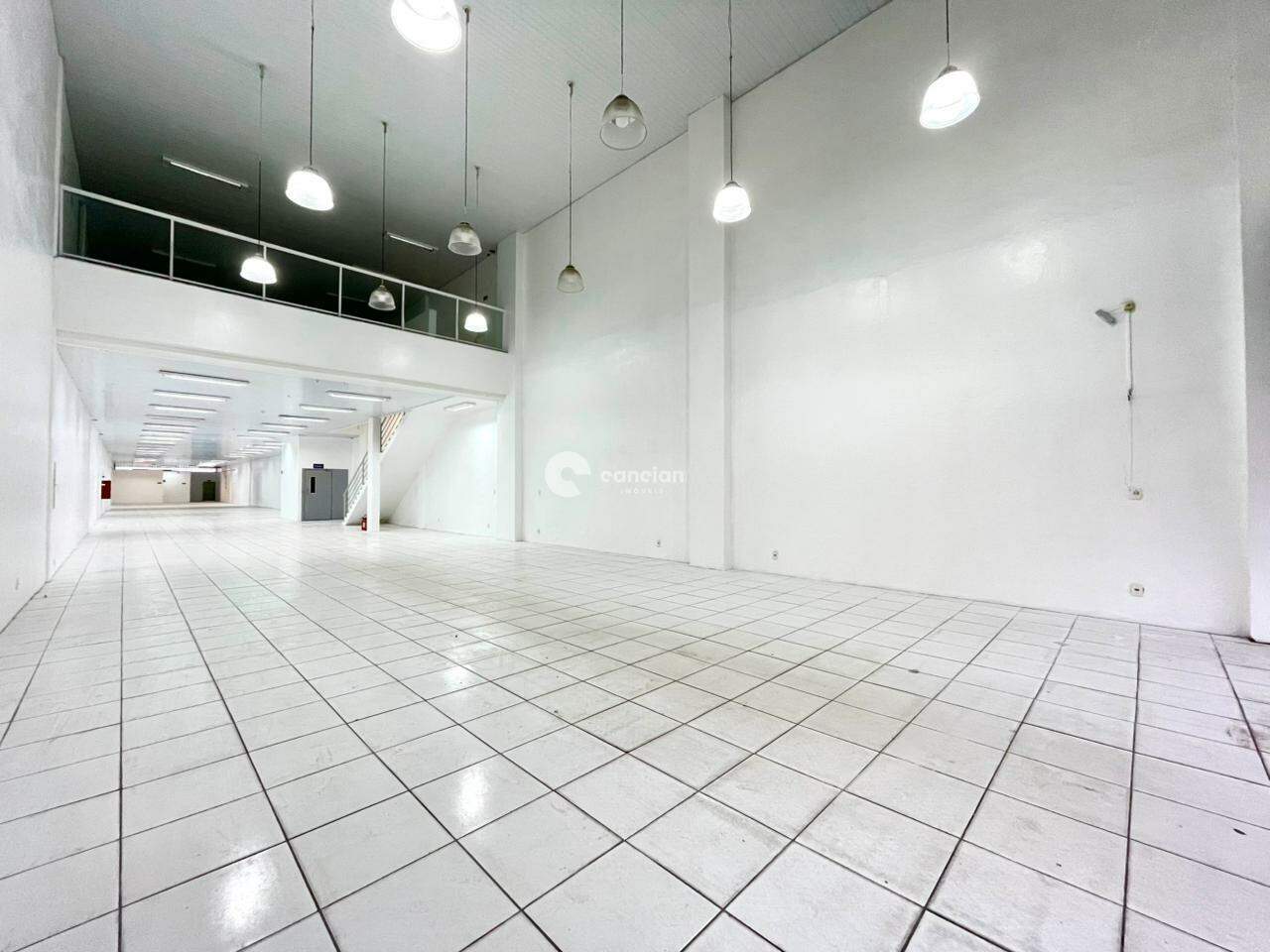 Pavilhão para aluguel no Centro: 