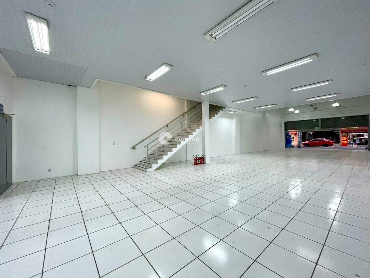 Pavilhão para aluguel no Centro: 