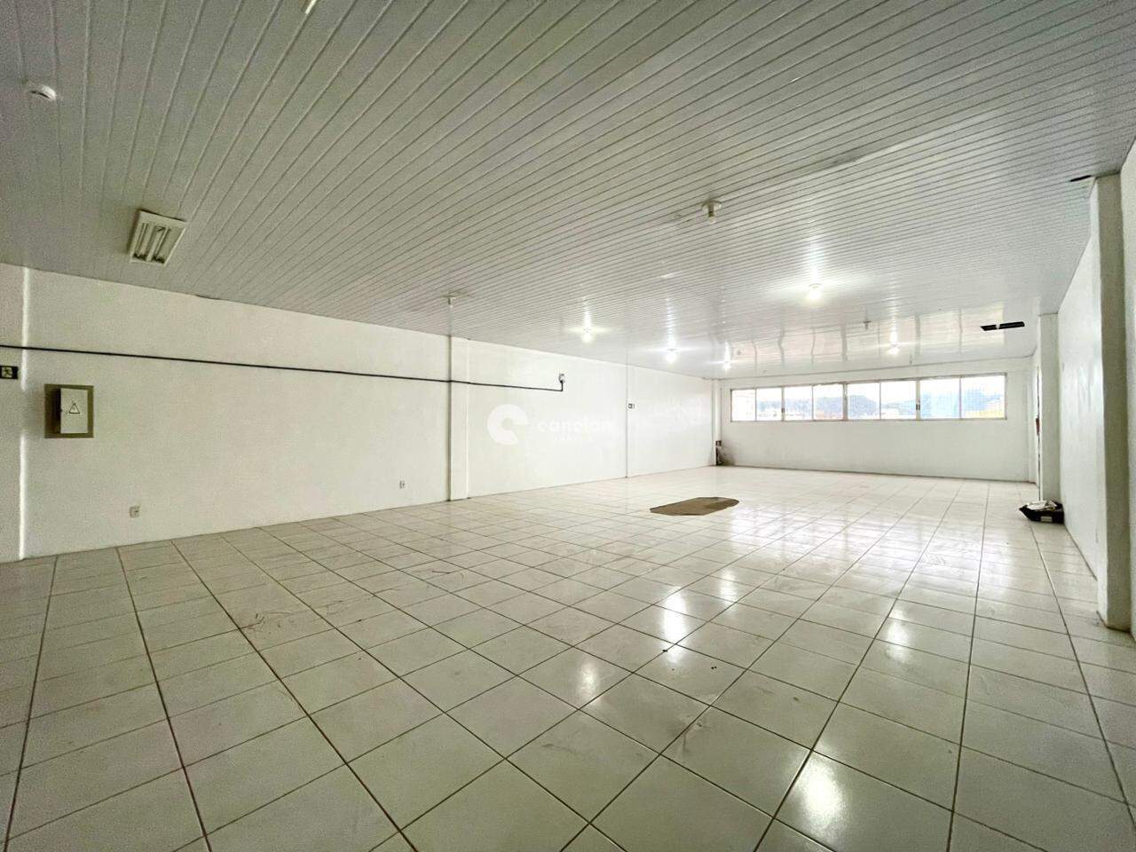Pavilhão para aluguel no Centro: 