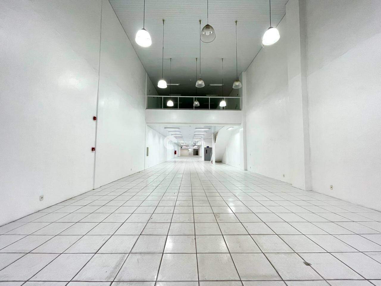 Pavilhão para aluguel no Centro: 