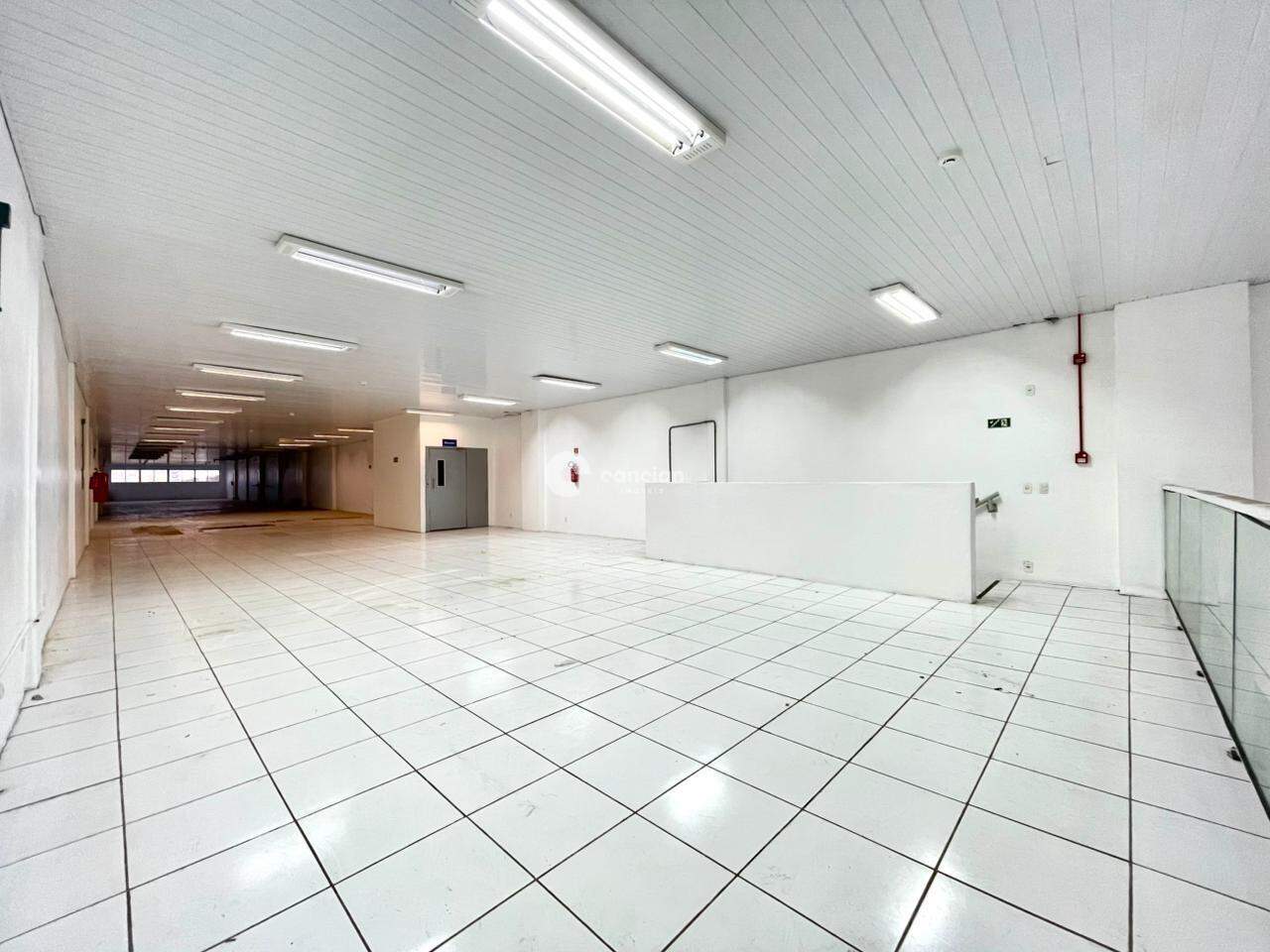 Pavilhão para aluguel no Centro: 