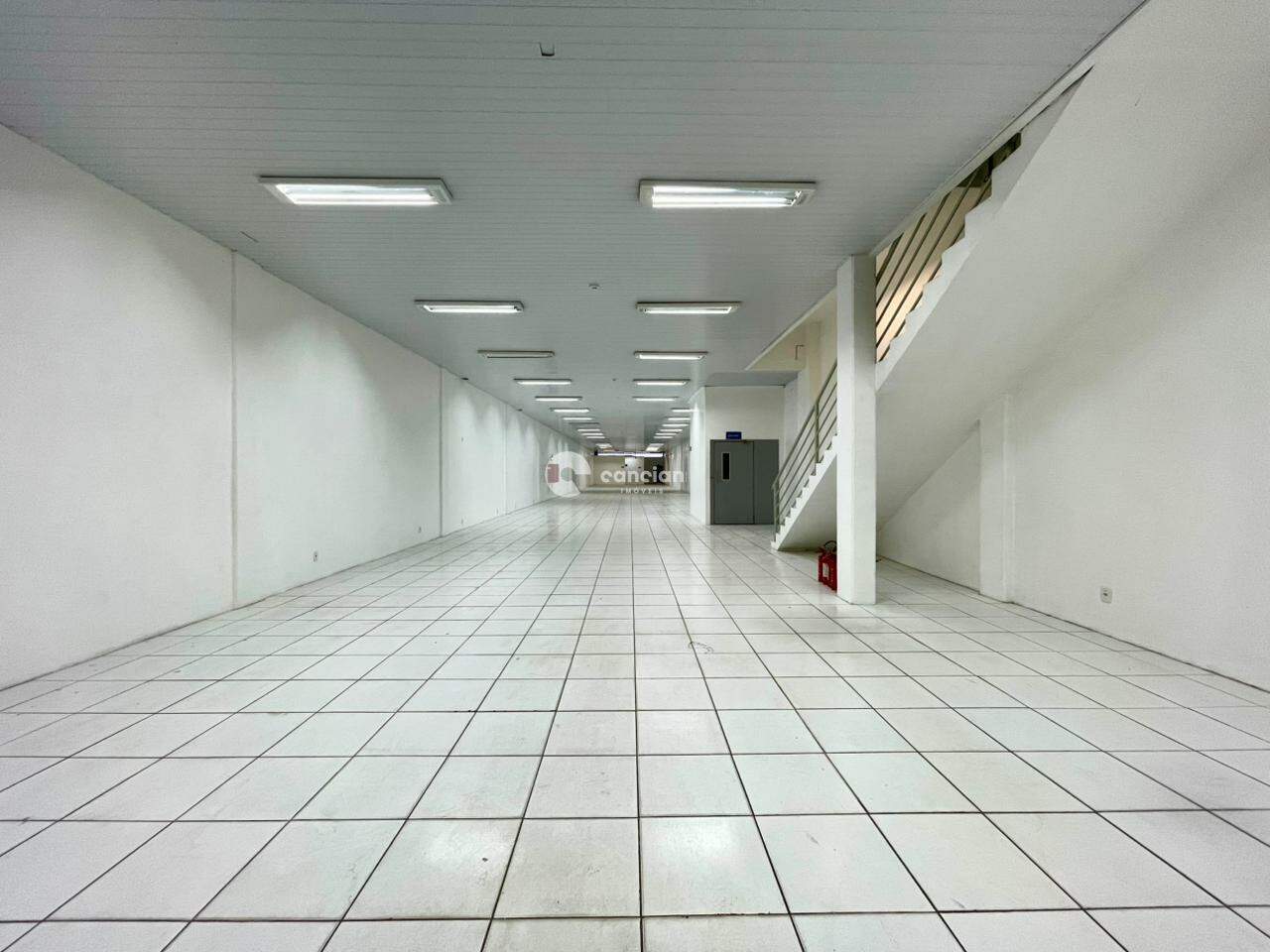 Pavilhão para aluguel no Centro: 