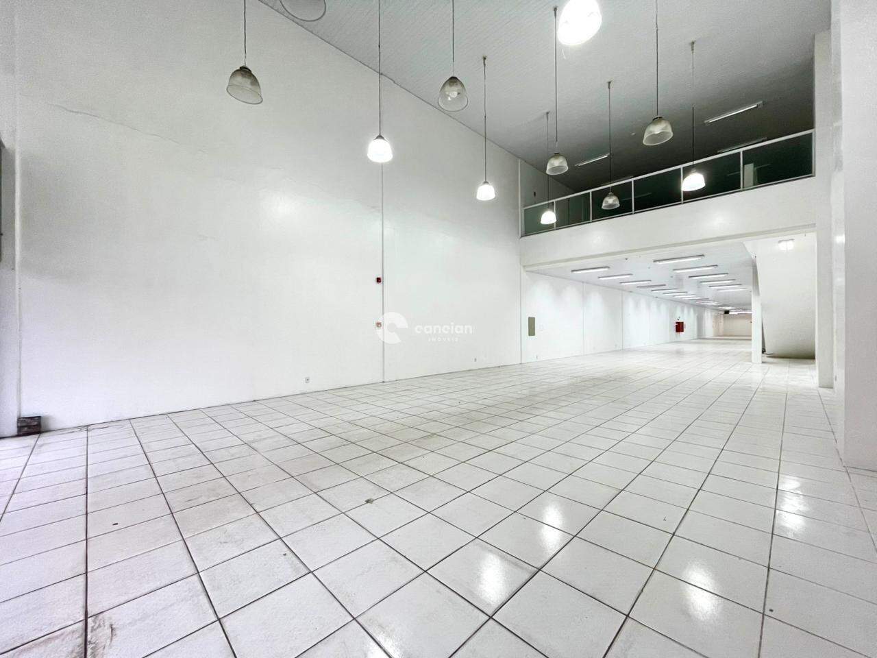 Pavilhão para aluguel no Centro: 