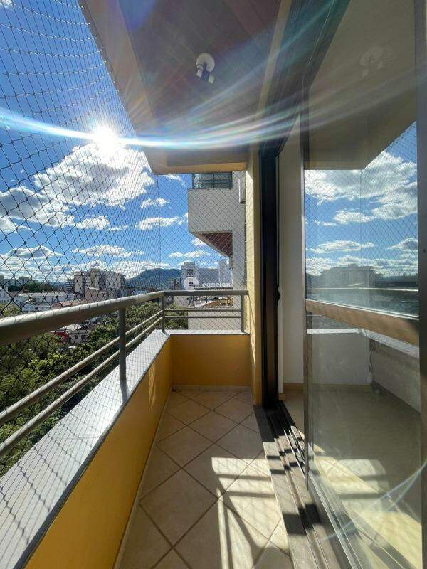 Apartamento para aluguel no Centro: 