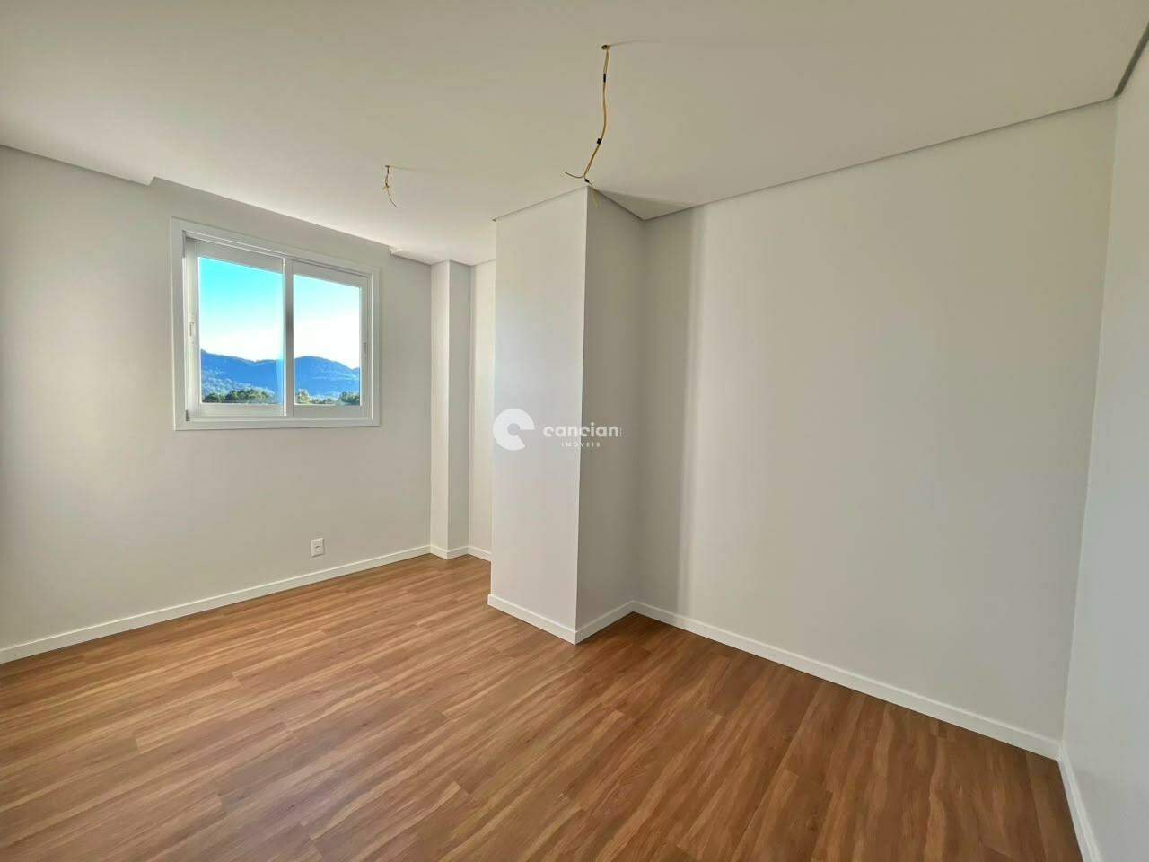 Casa de Condomínio à venda no São José: 