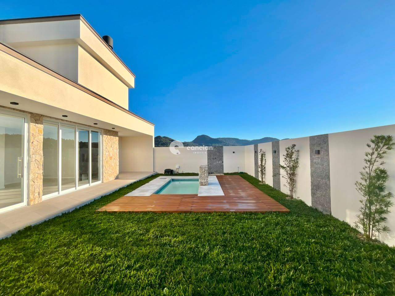 Casa de Condomínio à venda no São José: 