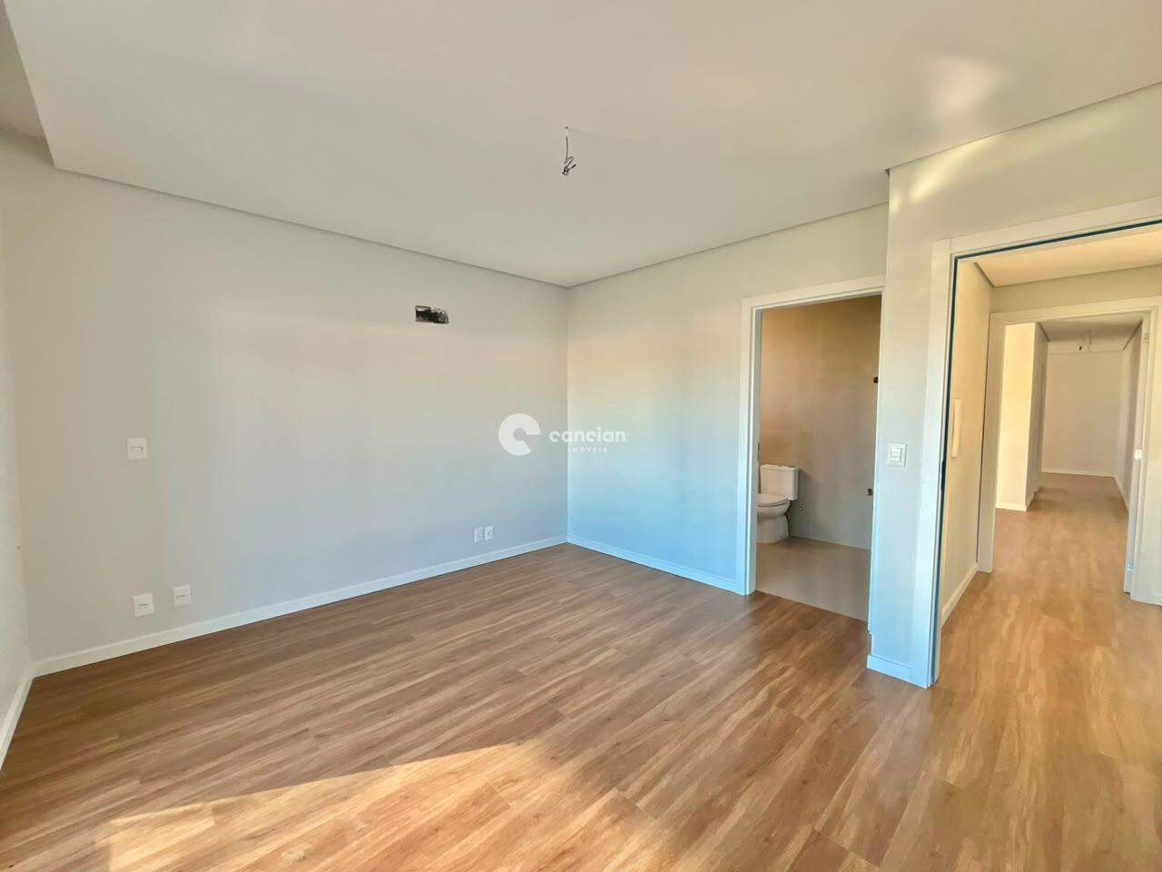 Casa de Condomínio à venda no São José: 