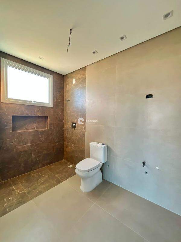 Casa de Condomínio à venda no São José: 