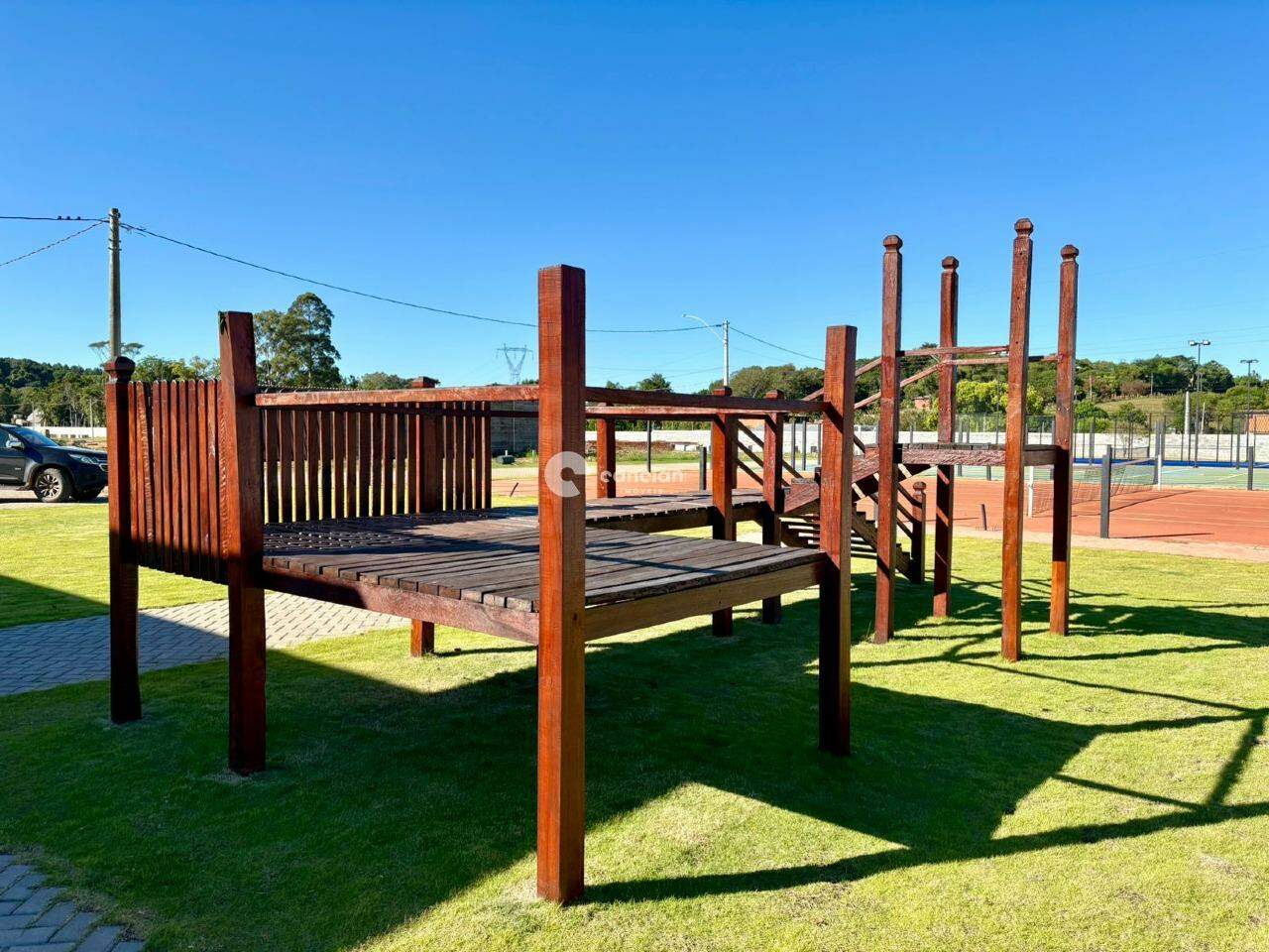 Terreno à venda no Parque Serrano I: 