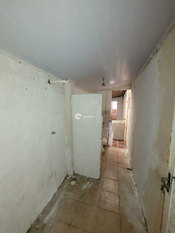 Casa à venda no Tancredo Neves: 