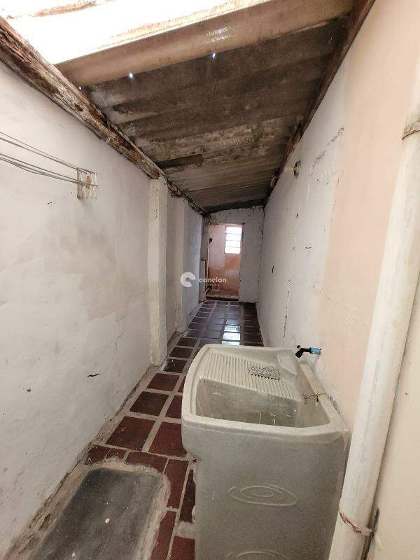 Casa à venda no Tancredo Neves: 