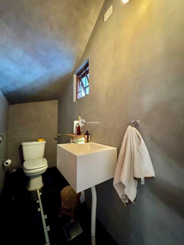 Casa de Condomínio à venda no Camobi: 