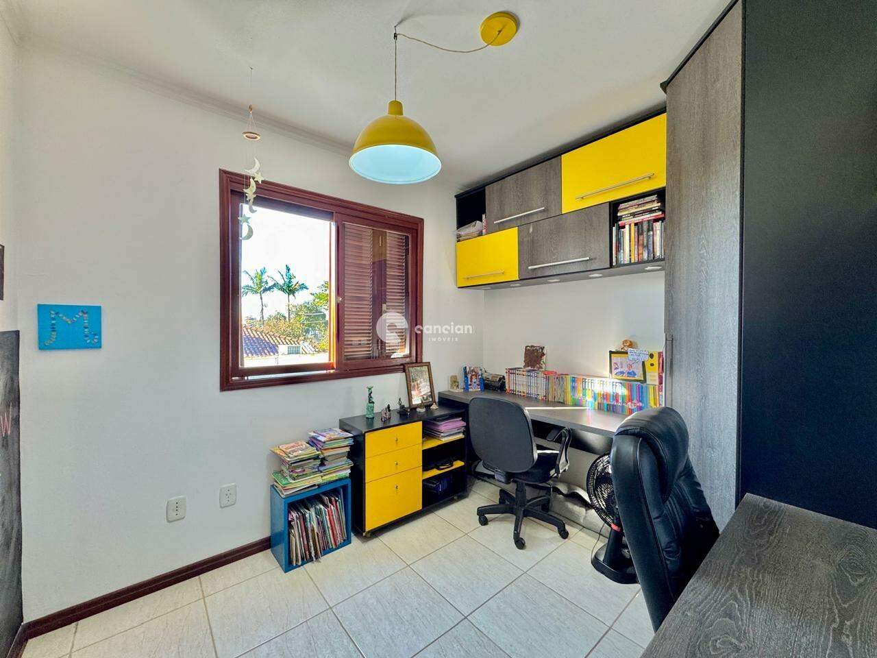 Casa de Condomínio à venda no Camobi: 