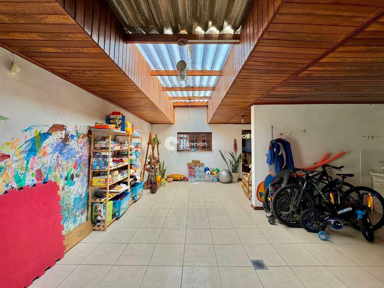 Casa de Condomínio à venda no Camobi: 