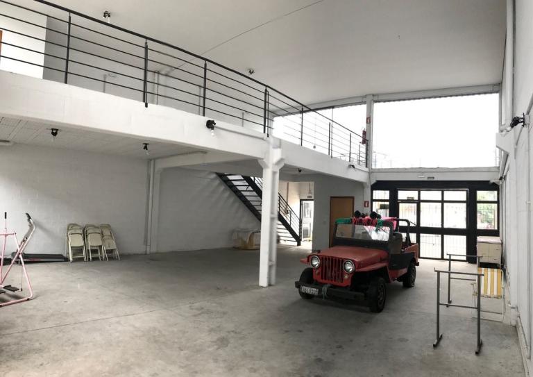 Pavilhão à venda no Centro: 