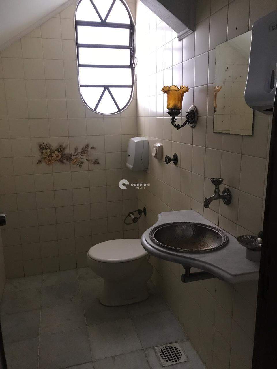 Casa à venda no Centro: