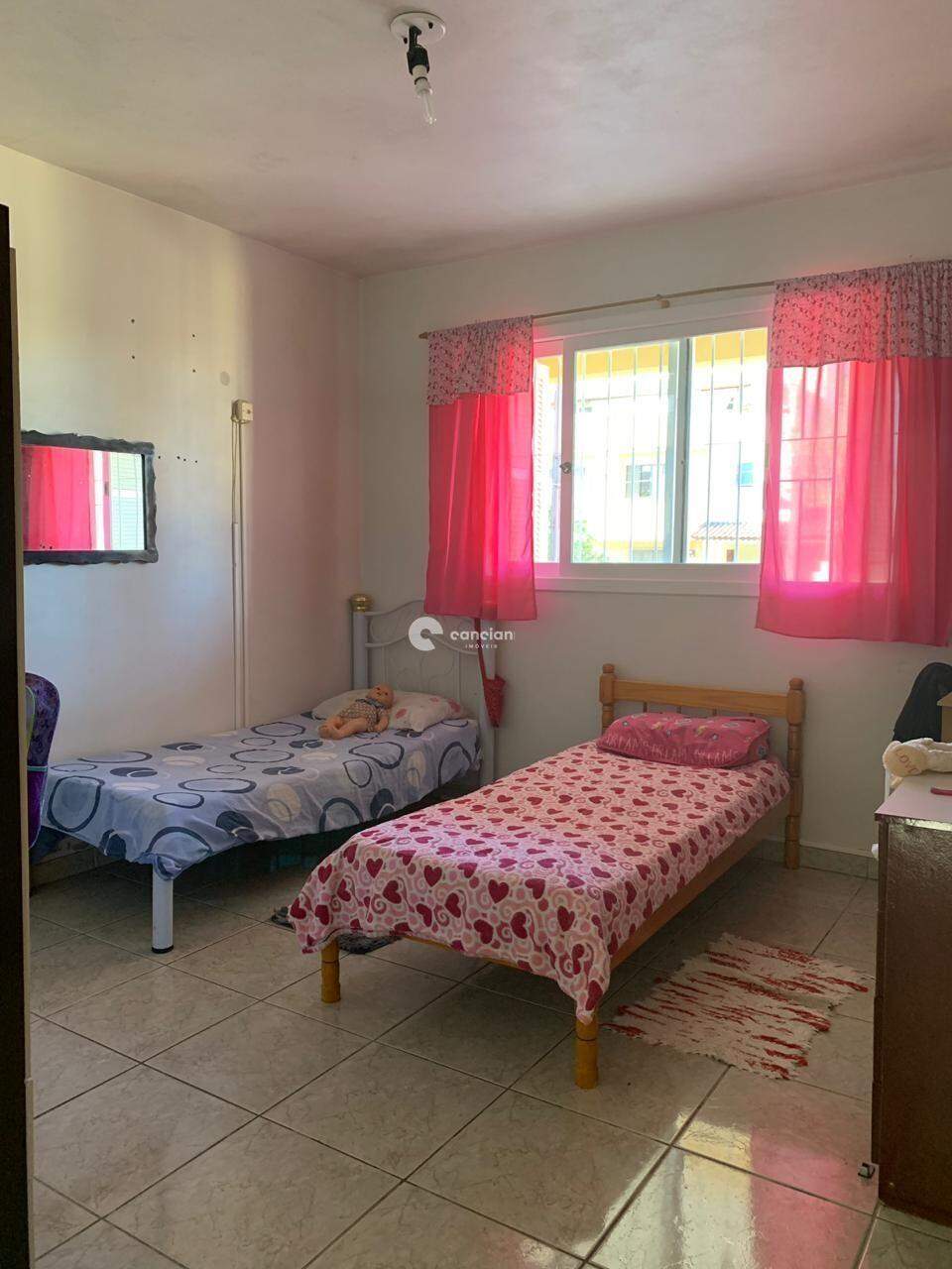 Casa à venda no Camobi: