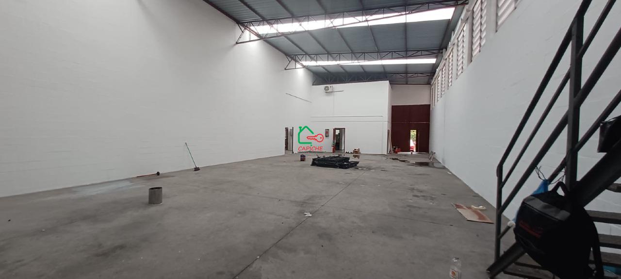 Depósito-Galpão, 378 m² - Foto 1