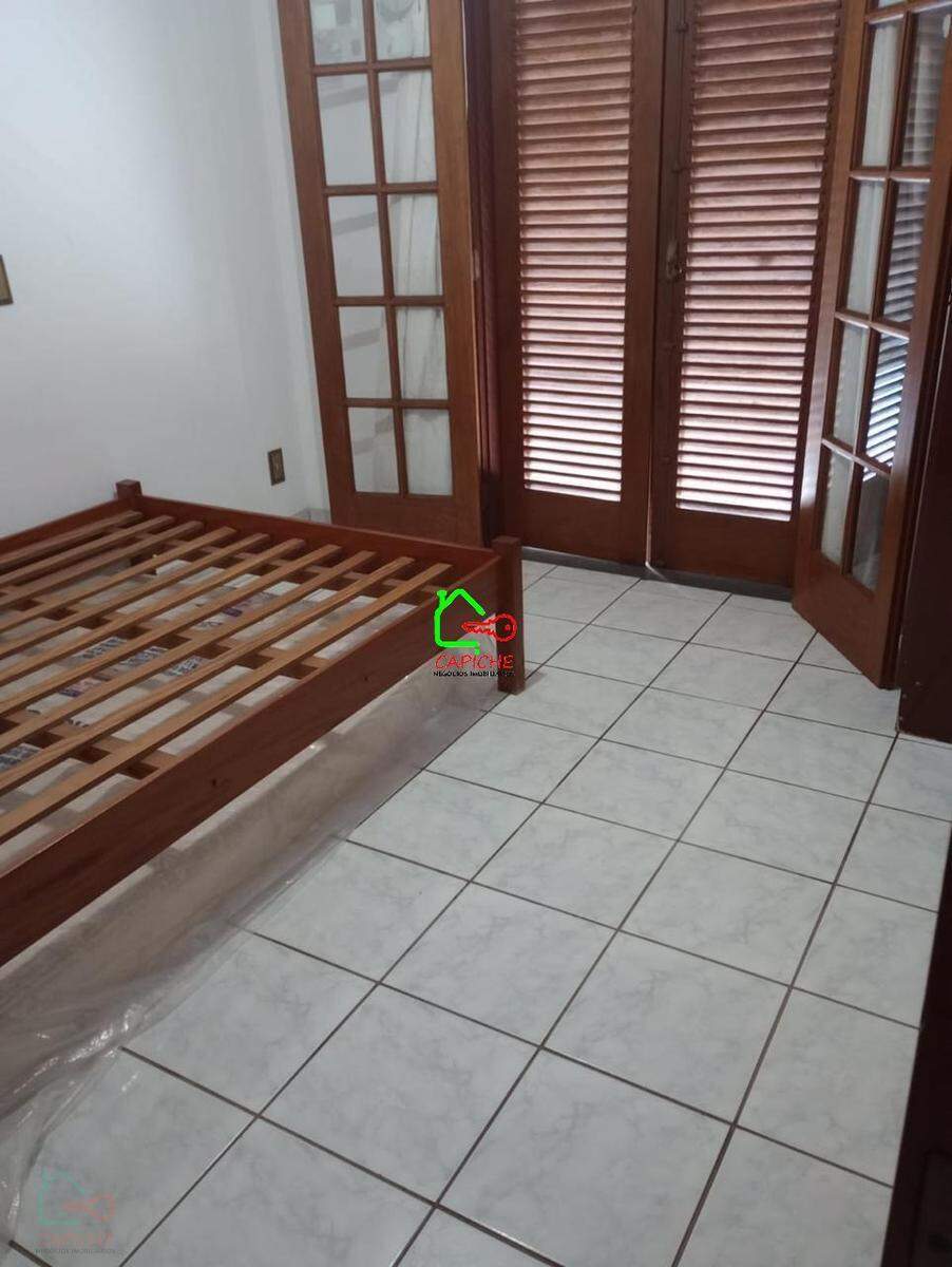 Casa, 3 quartos, 245 m² - Foto 14