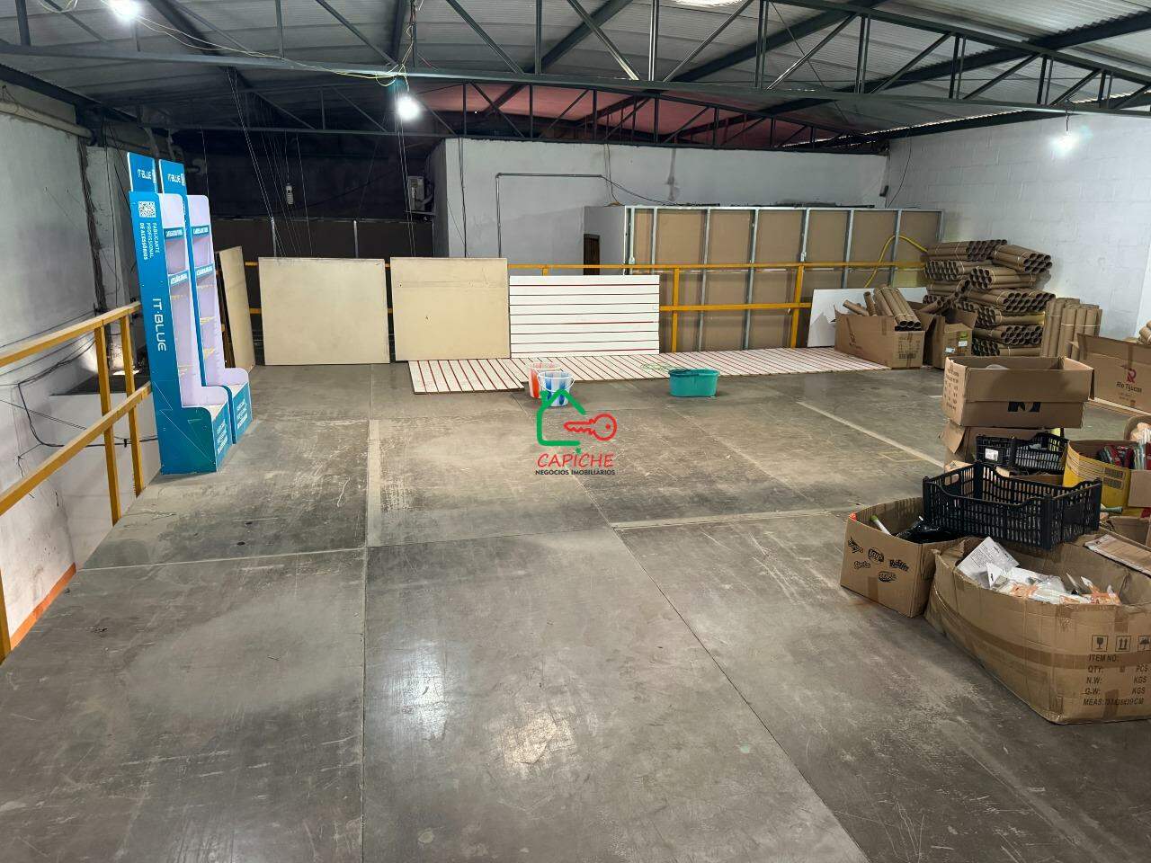 Depósito-Galpão, 231 m² - Foto 1