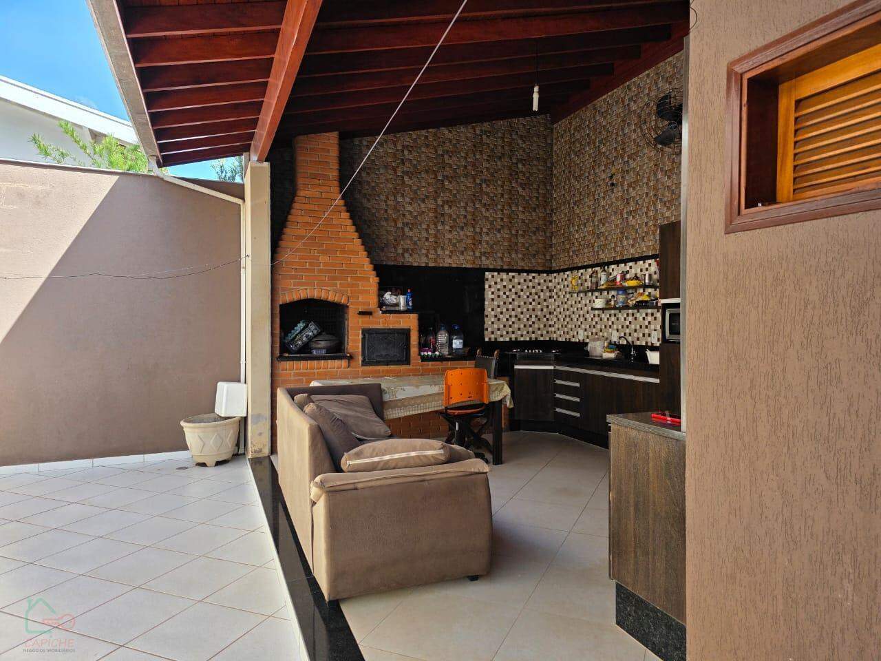 Casa, 4 quartos, 220 m² - Foto 2