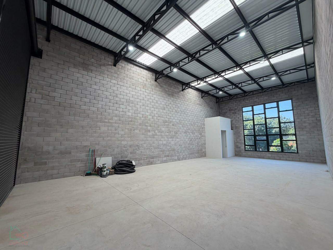 Depósito-Galpão, 233 m² - Foto 8