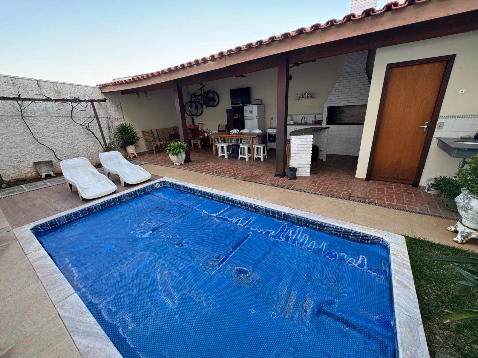 Casa, 3 quartos, 220 m² - Foto 2