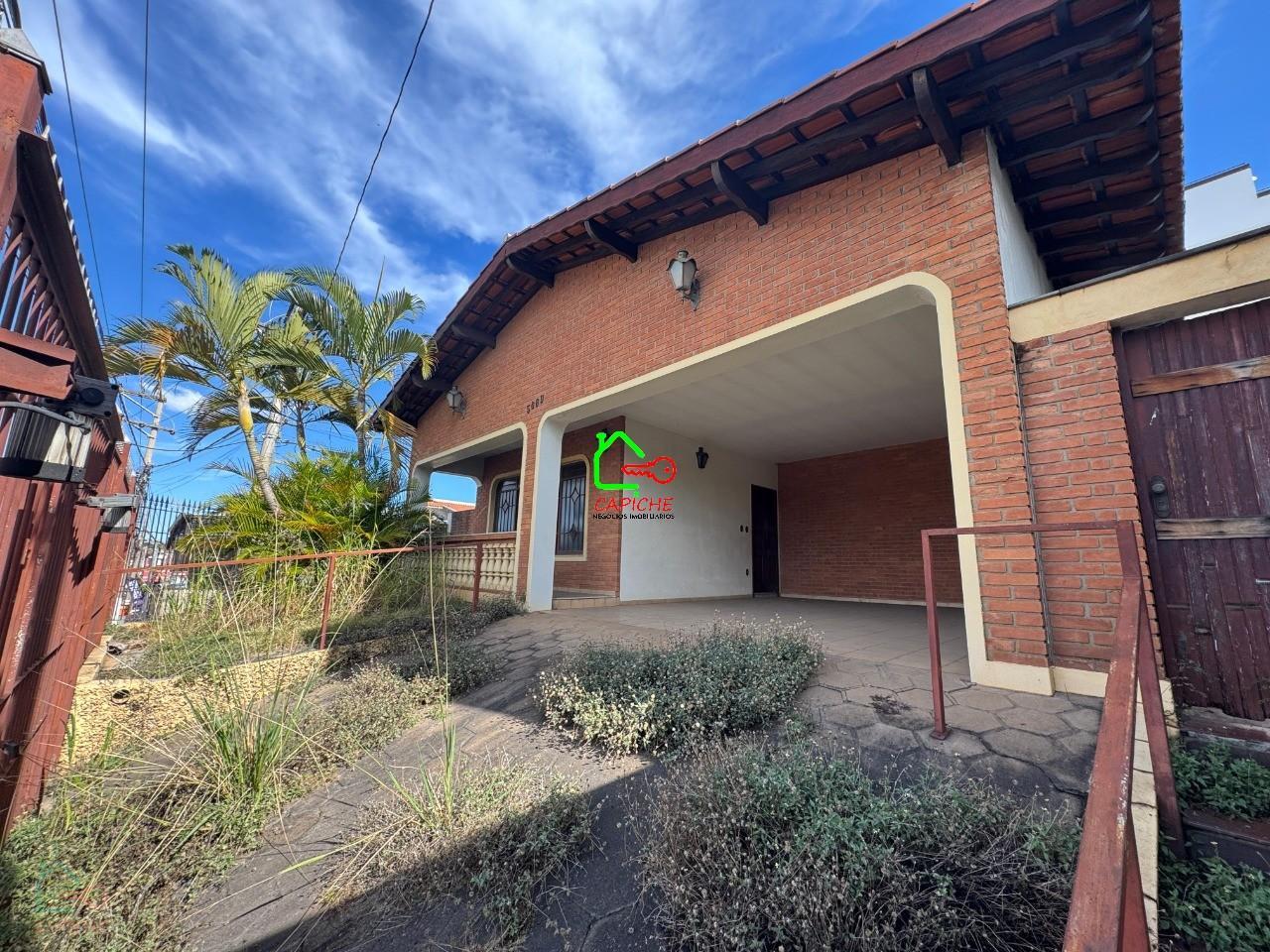 Casa, 3 quartos, 222 m² - Foto 1