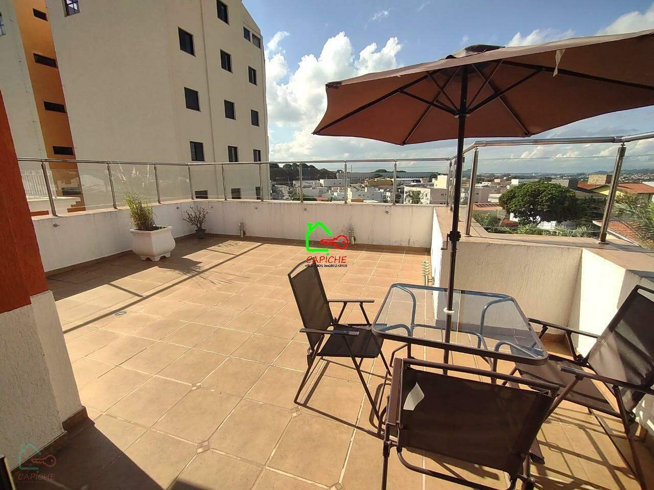 Cobertura, 3 quartos, 216 m² - Foto 2