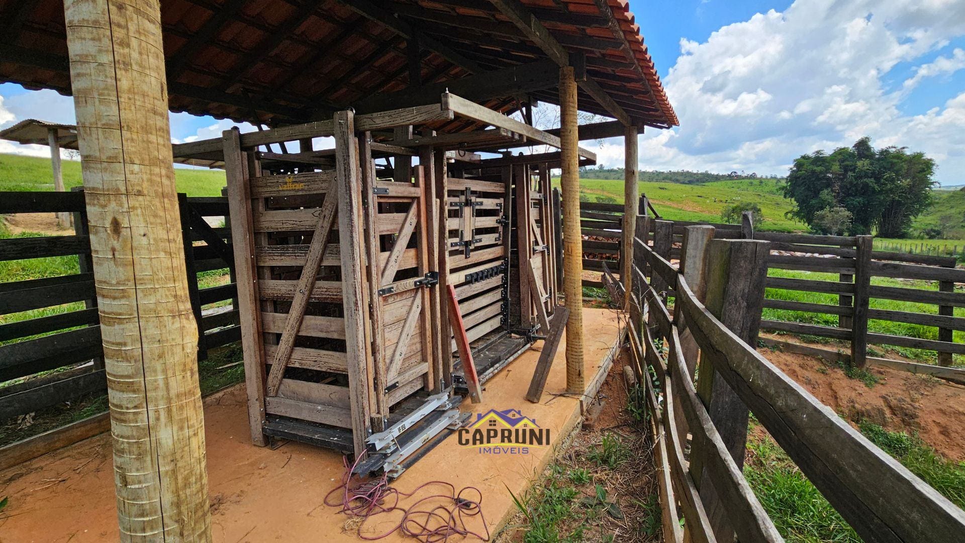 Fazenda à venda no Jacarandira: 