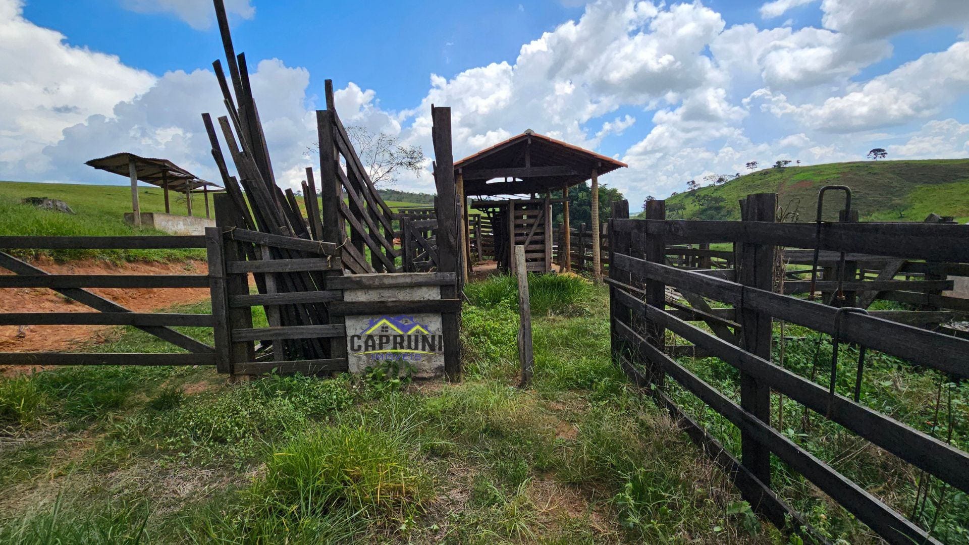 Fazenda à venda no Jacarandira: 
