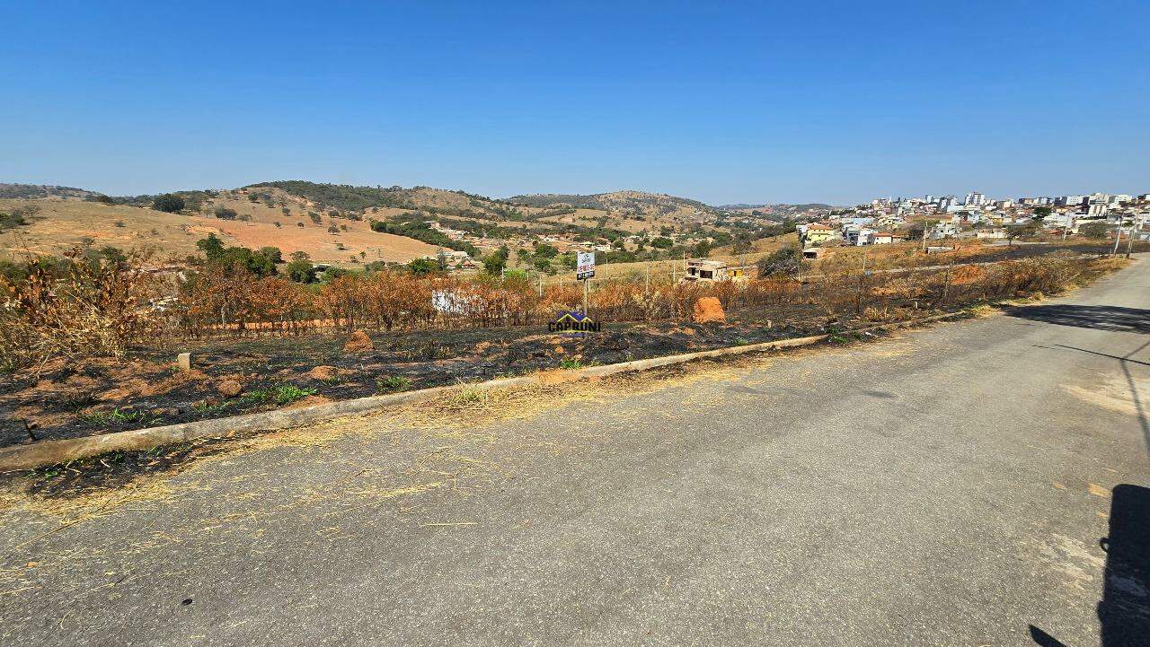 Lote à venda no Monte Carmelo: 