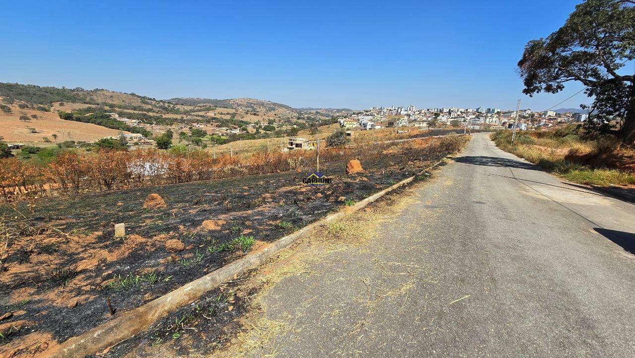 Lote à venda no Monte Carmelo: 