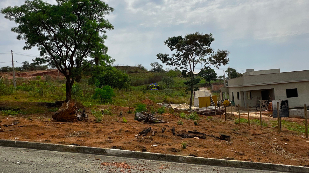 Lote à venda no Monte Carmelo: 