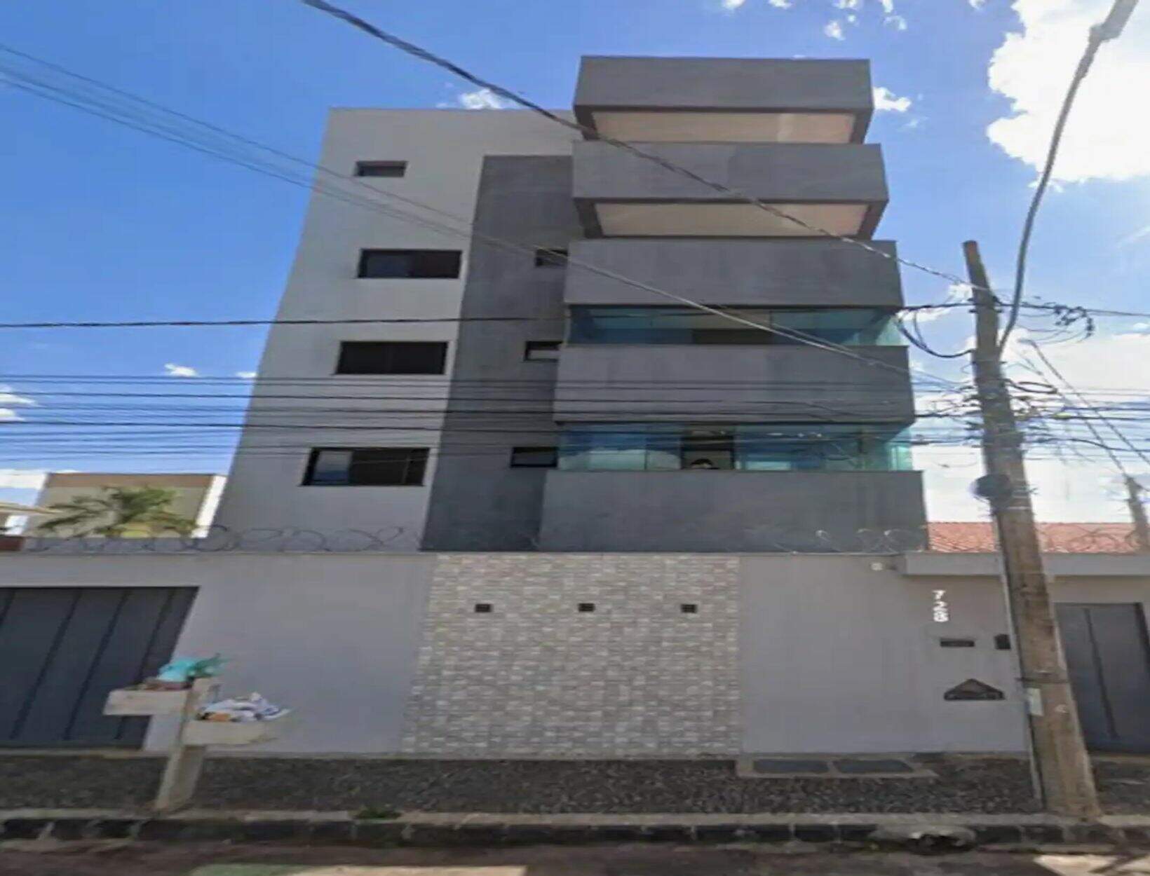 Cobertura com 3 quartos à venda no bairro Santa Mônica em Uberlândia