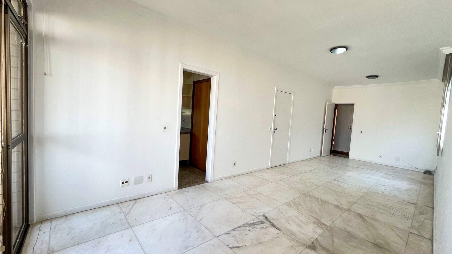 Apartamento com 4 quartos à venda no bairro Coração De Jesus em Belo Horizonte
