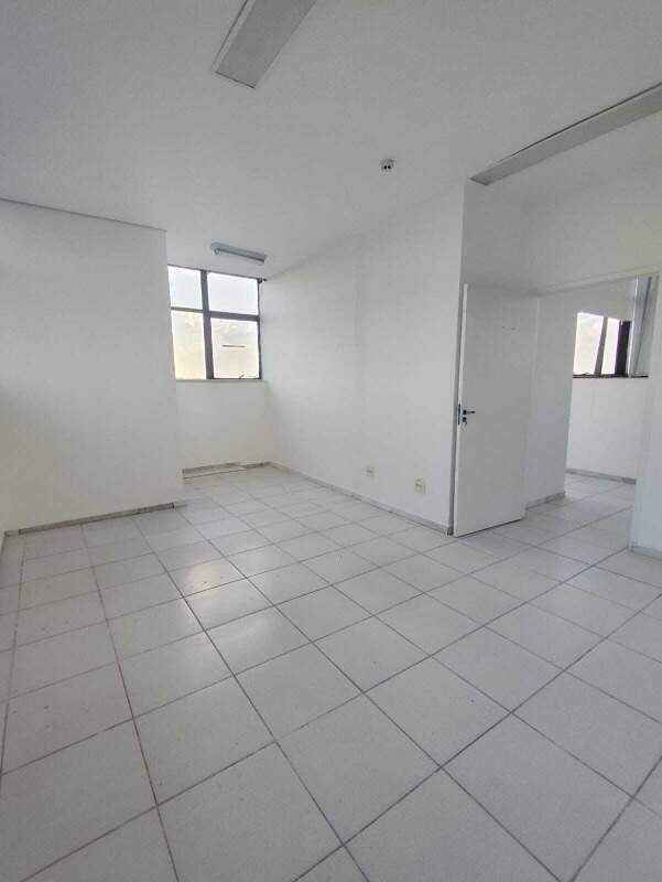 Loja / Salão / Ponto Comercial à venda no bairro Glória em Contagem