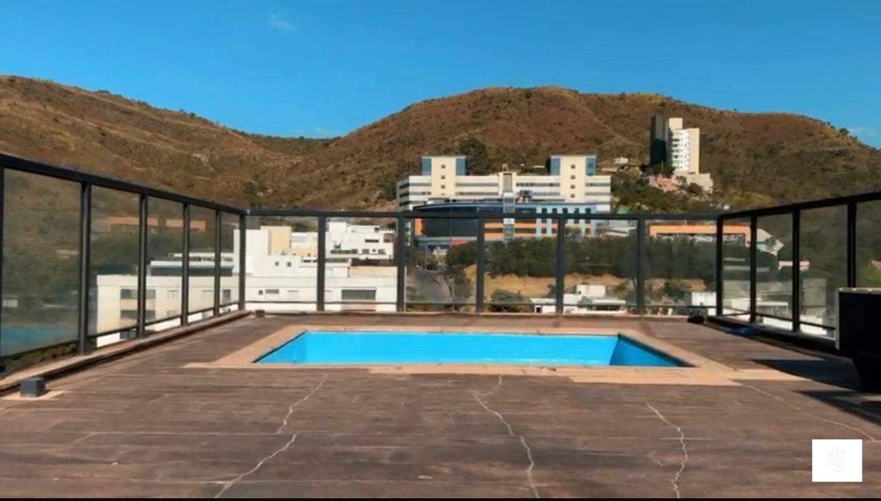 Cobertura duplex com 4 quartos para alugar no bairro Buritis em Belo Horizonte