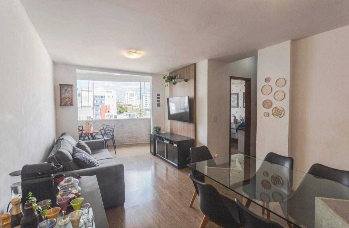 Apartamento com 2 quartos à venda no bairro Sagrada Família em Belo Horizonte