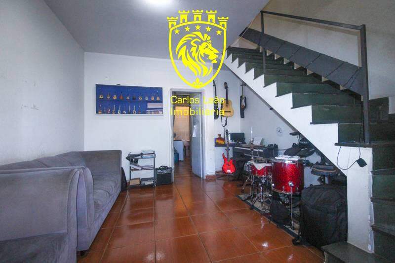 Casa à venda com 2 quartos, 80m² - Foto 2