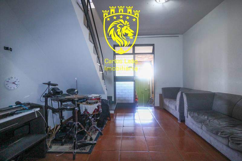 Casa à venda com 2 quartos, 80m² - Foto 3