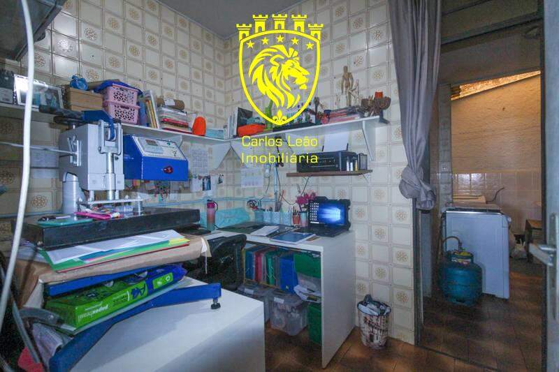 Casa à venda com 2 quartos, 80m² - Foto 4