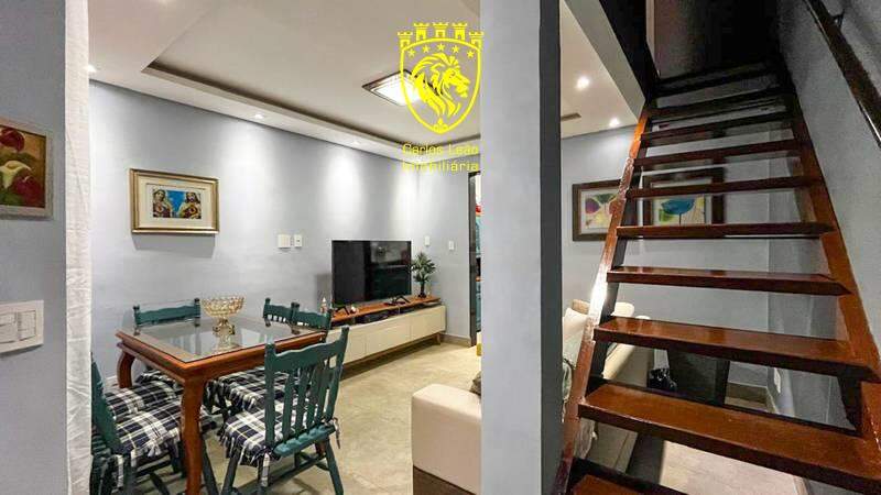 Casa à venda com 2 quartos, 70m² - Foto 4