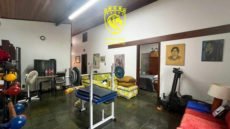 Casa à venda com 8 quartos, 500m² - Foto 12