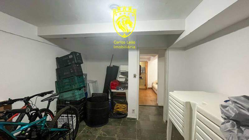 Casa à venda com 8 quartos, 500m² - Foto 24