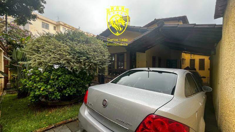 Casa à venda com 8 quartos, 500m² - Foto 3