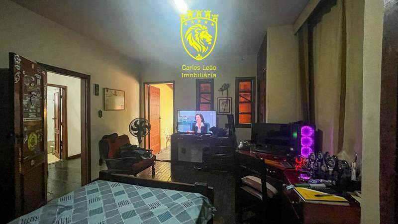 Casa à venda com 8 quartos, 500m² - Foto 4