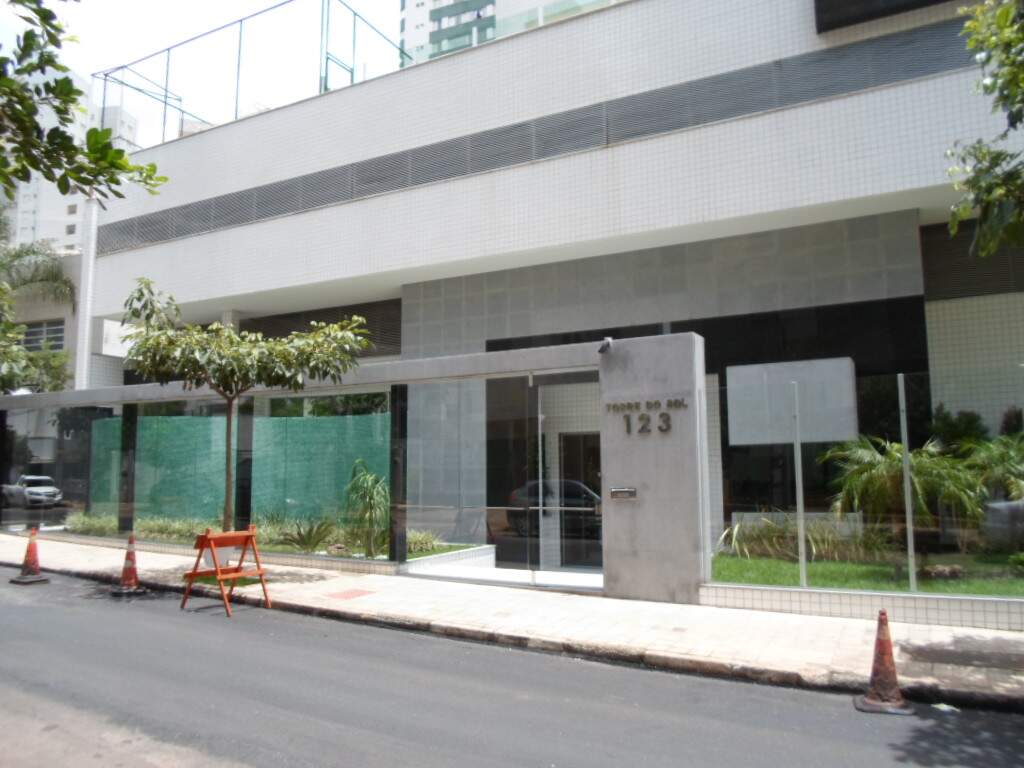 Apartamento para alugar com 4 quartos, 140m² - Foto 2
